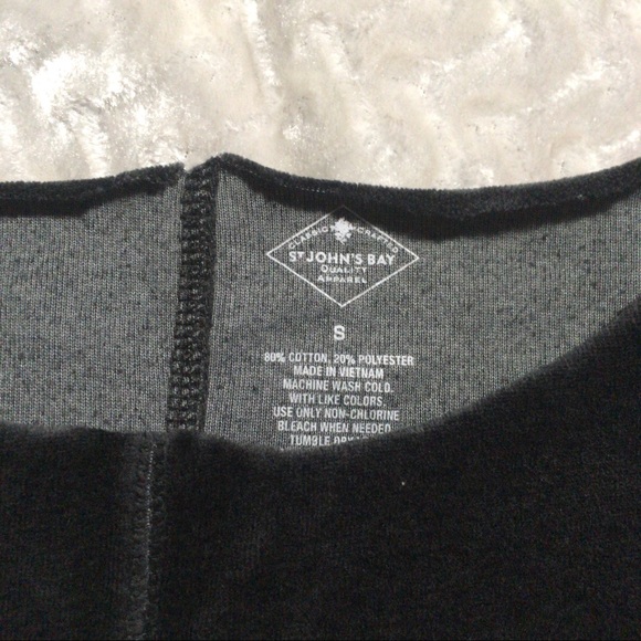 ☘️St. John’s Bay Rough Edge Velour Sweatshirt☘️ - Picture 2 of 6